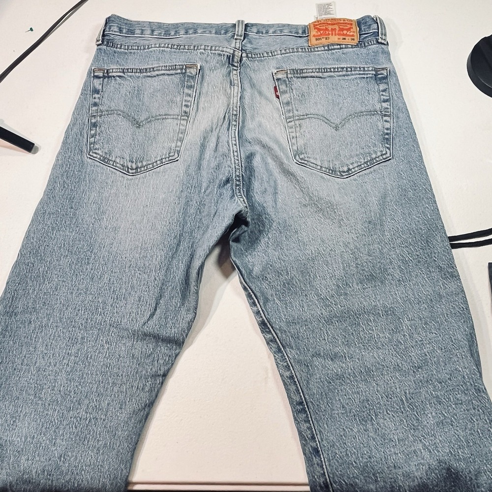 Levis Mens 501 '93 Jeans Mens 36x30 Blue Light Wash Straight Button Fly EUC - Picture 6 of 10